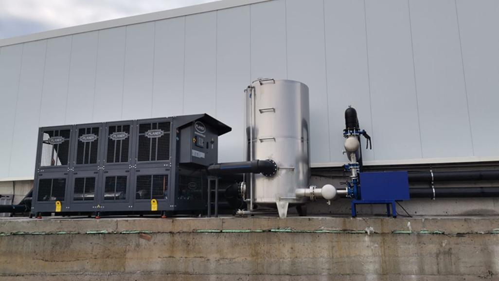 Process cooling line with dry coolers and stainless collectors